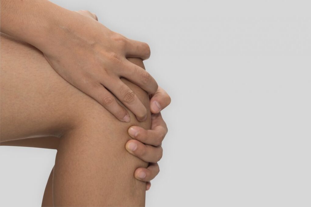 Arthrose des Kniegelenks, begleitet von Bewegungseinschränkungen und Schmerzen im Knie. 